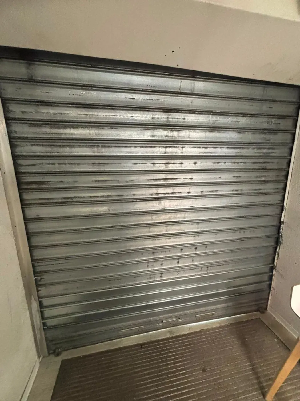 Installation et pose de rideau métallique à Courbevoie
